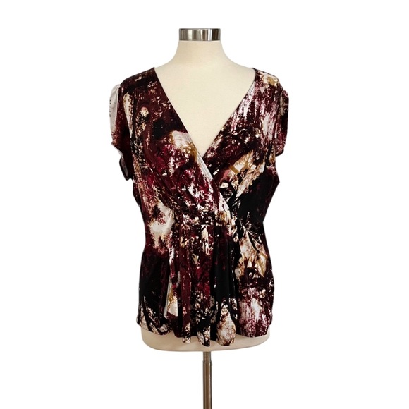 Worthington Stretch Abstract Design Top - Picture 5 of 13